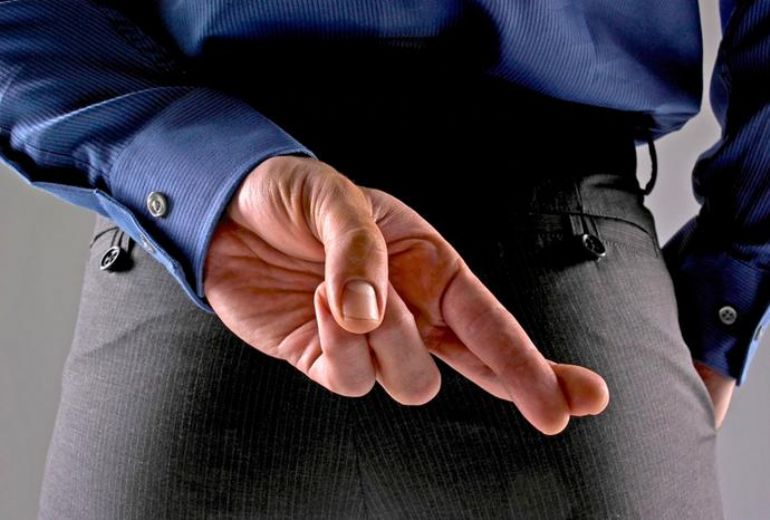 YALAN SÖYLEYENİ NASIL ANLARIZ?